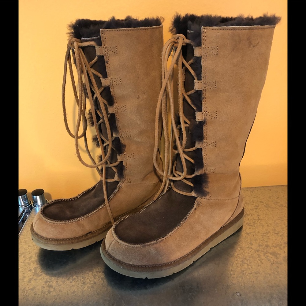 UGG Lace Up Boots EUC size 7